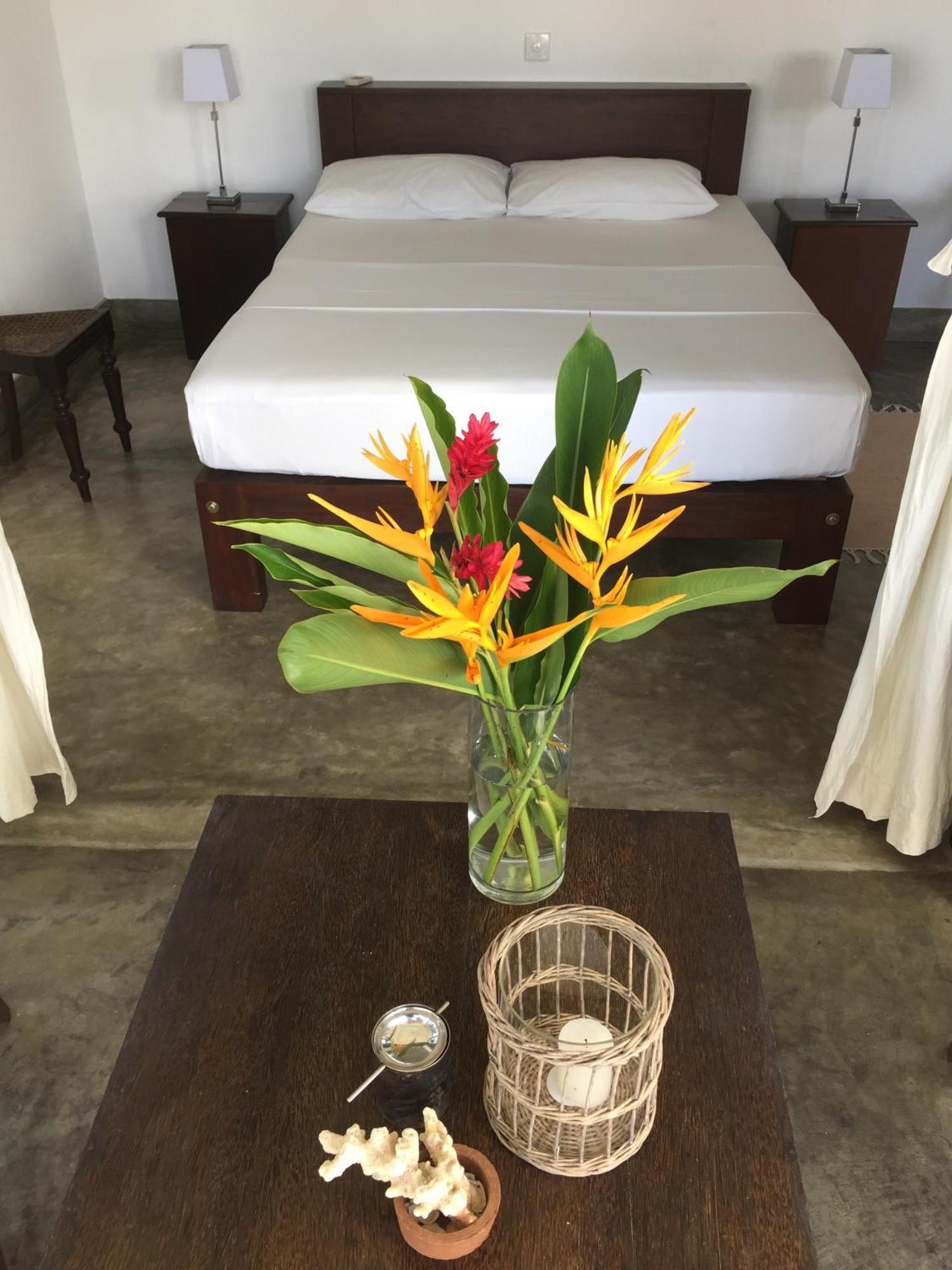 Lara'S Place Unawatuna Room photo