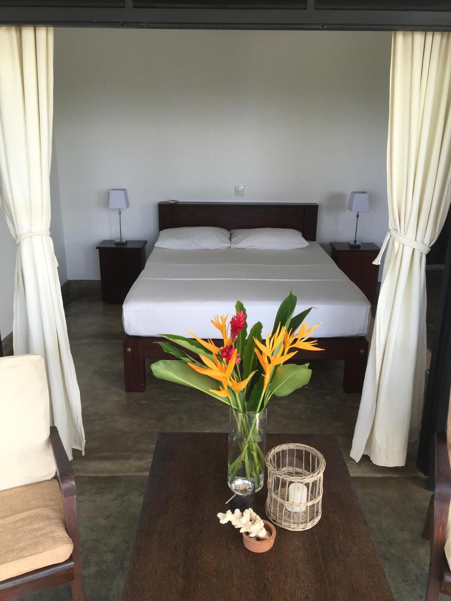 Lara'S Place Unawatuna Room photo