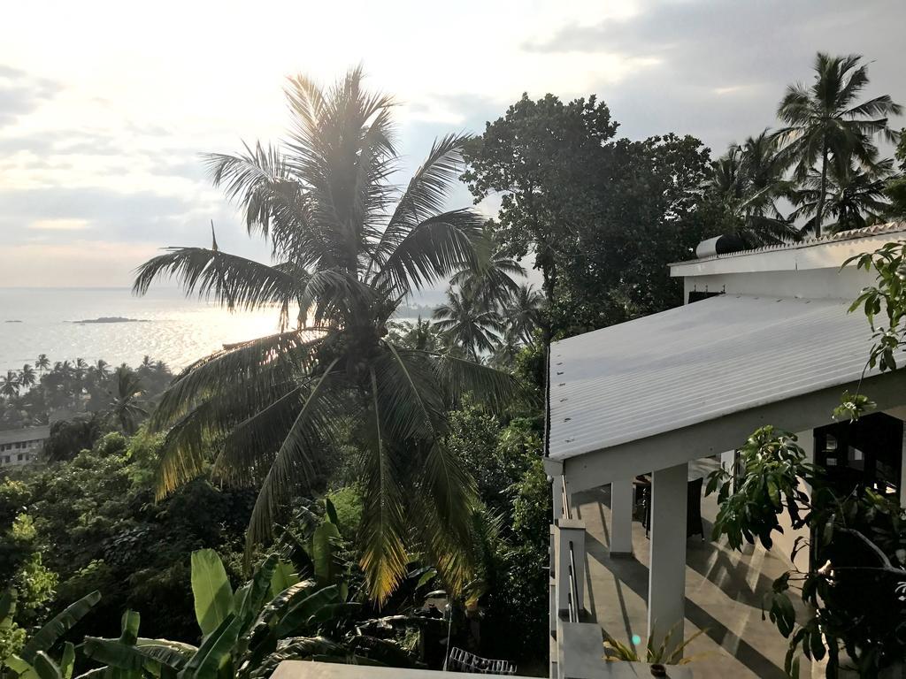Lara'S Place Unawatuna Exterior photo